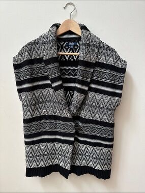 Chaps Black & White Geometric Shawl-Collar Knit Vest